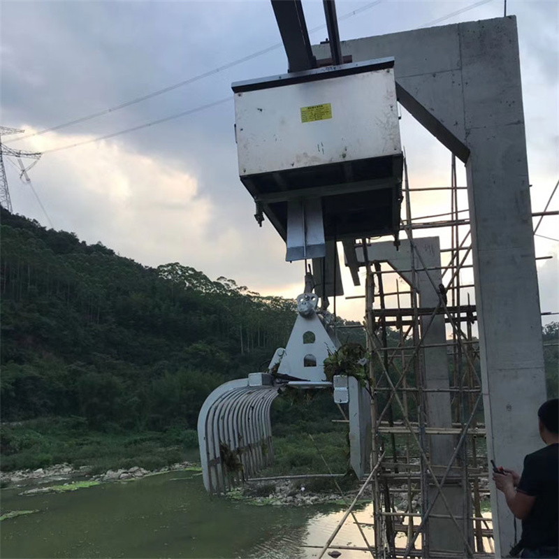 机械抓斗式清污机