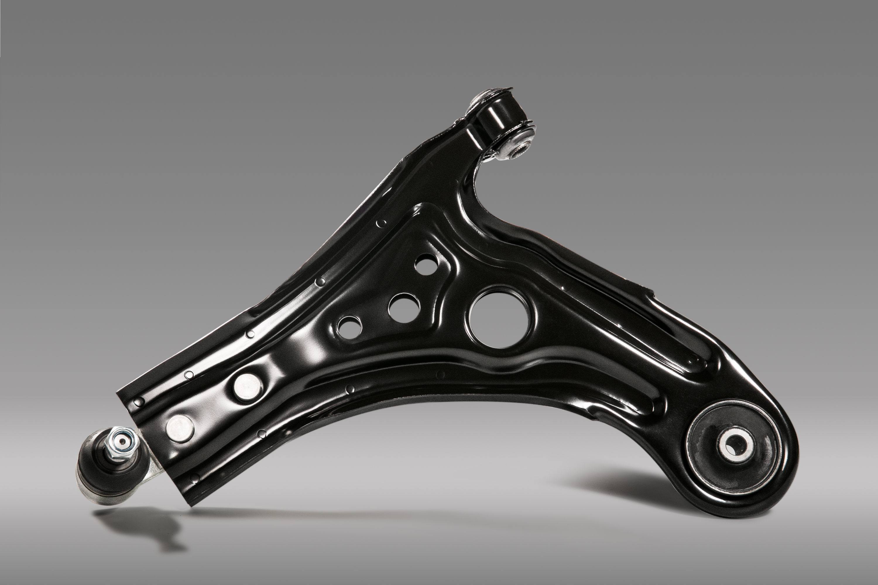 乐风前下控制臂_L