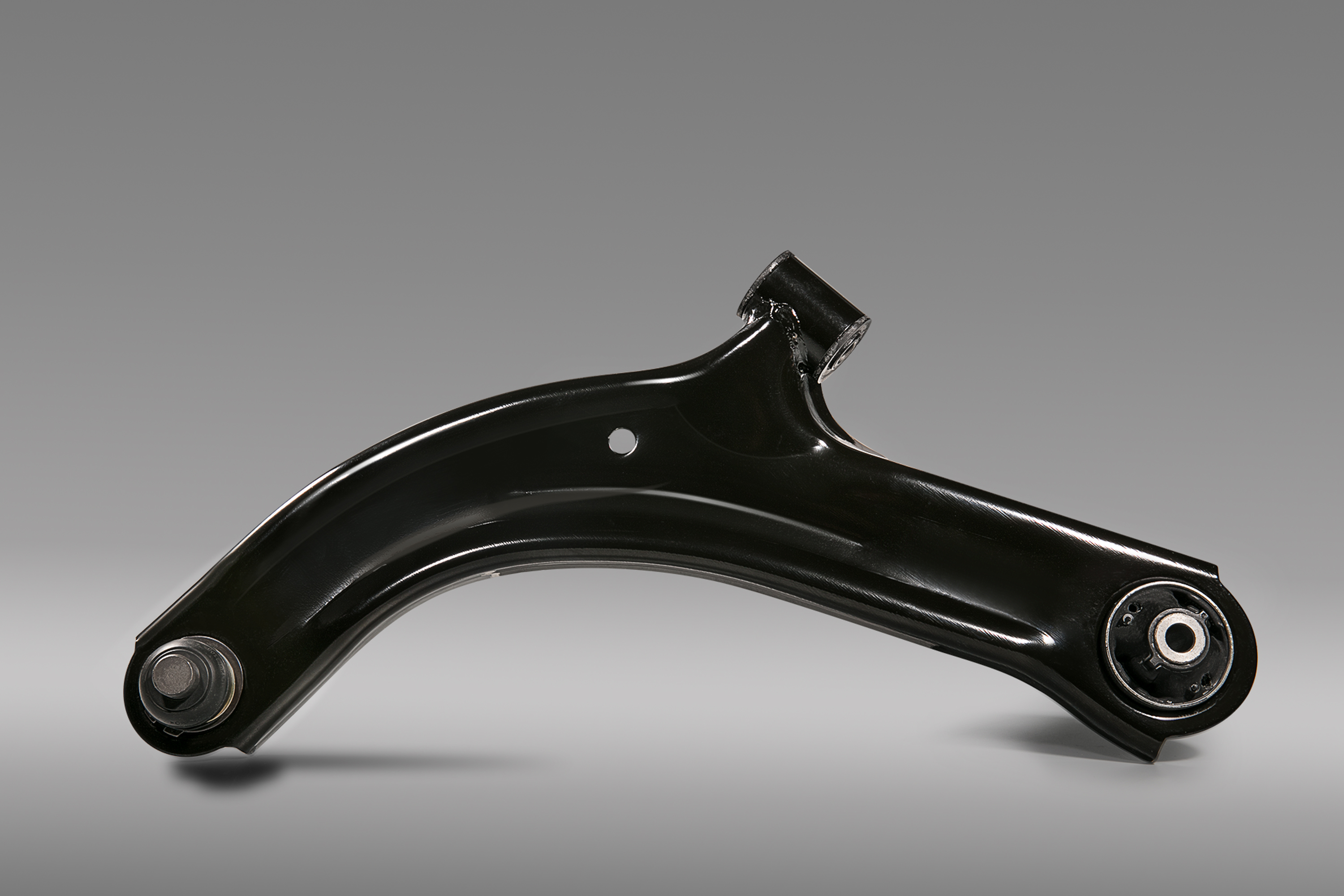 颐达骐达前下控制臂 L