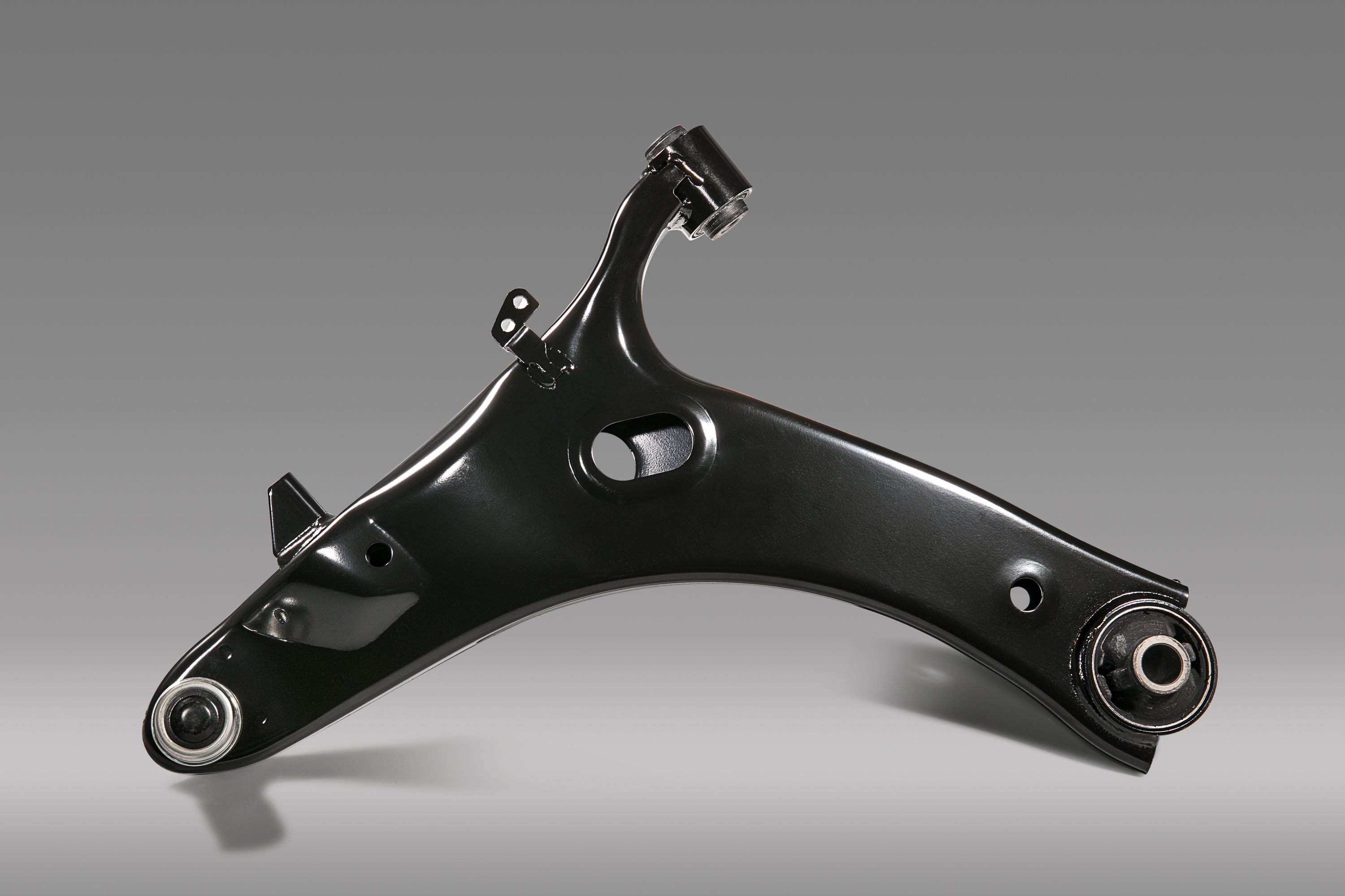 驰鹏前下控制臂总成