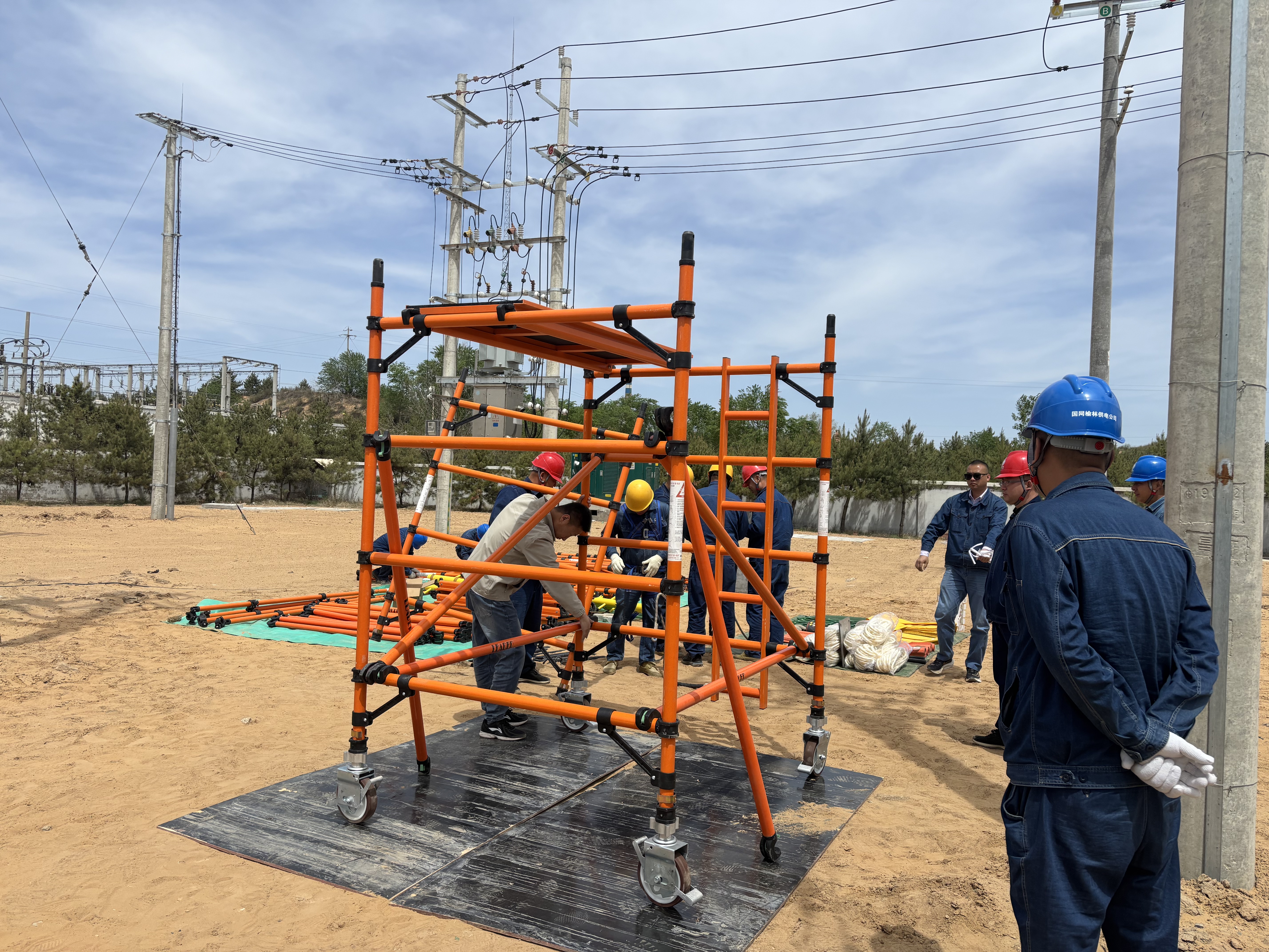 電力施工檢修平臺，帶電作業用絕緣腳手架！